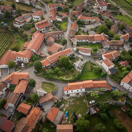 Kambra *